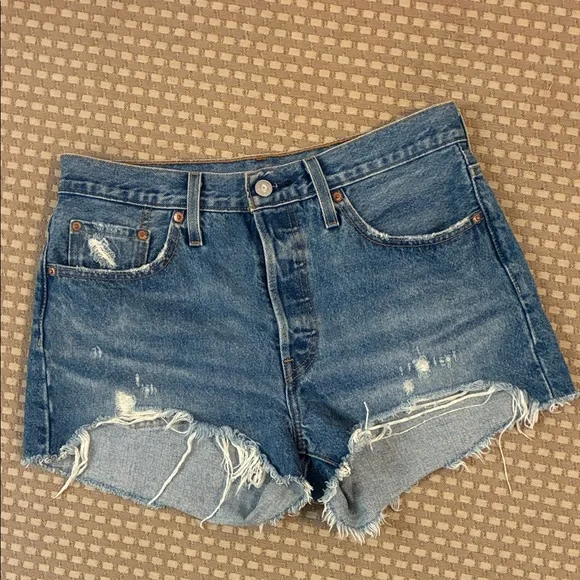 Levi’s cutoff shorts - Picture 1 of 7
